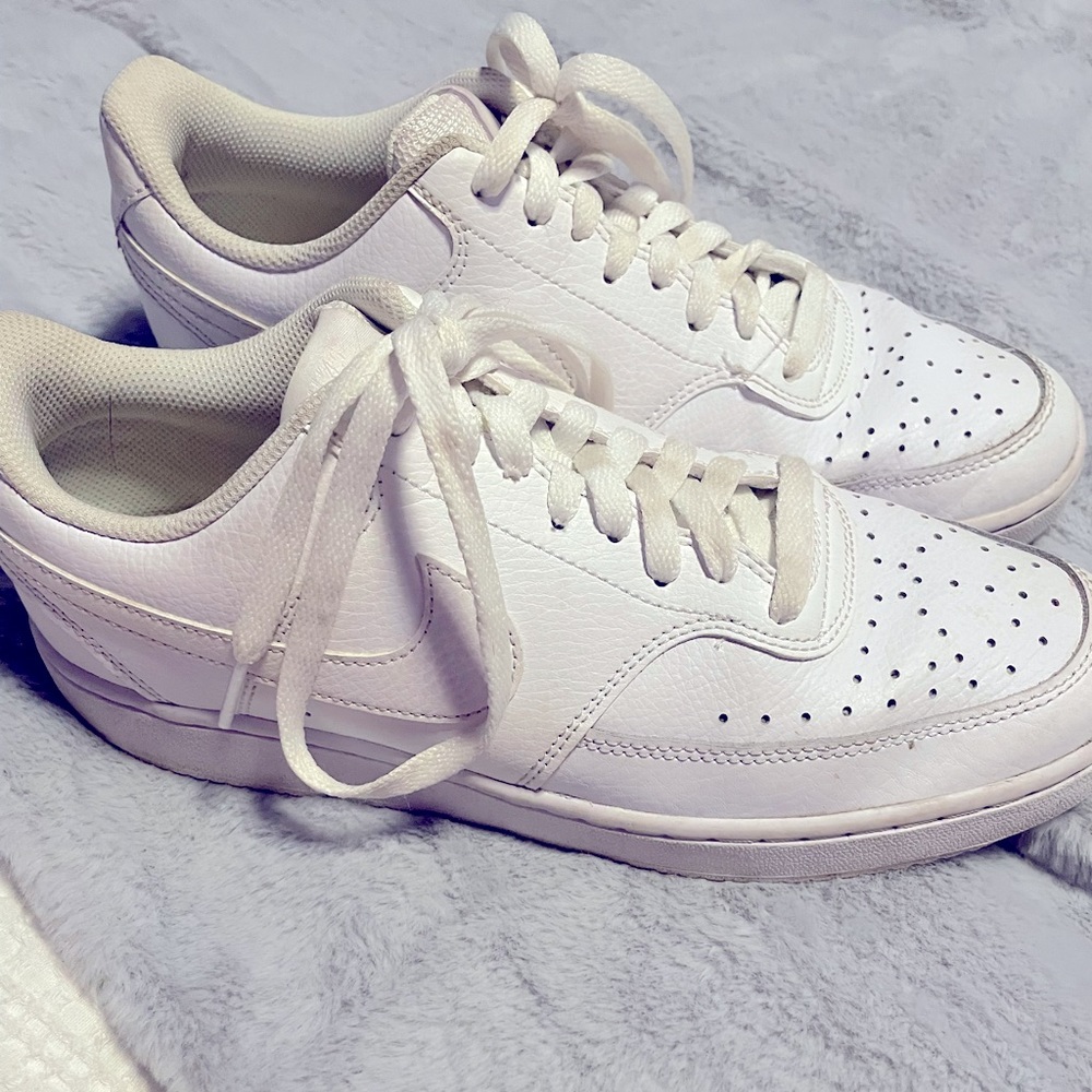 womens nike court visions- size 10